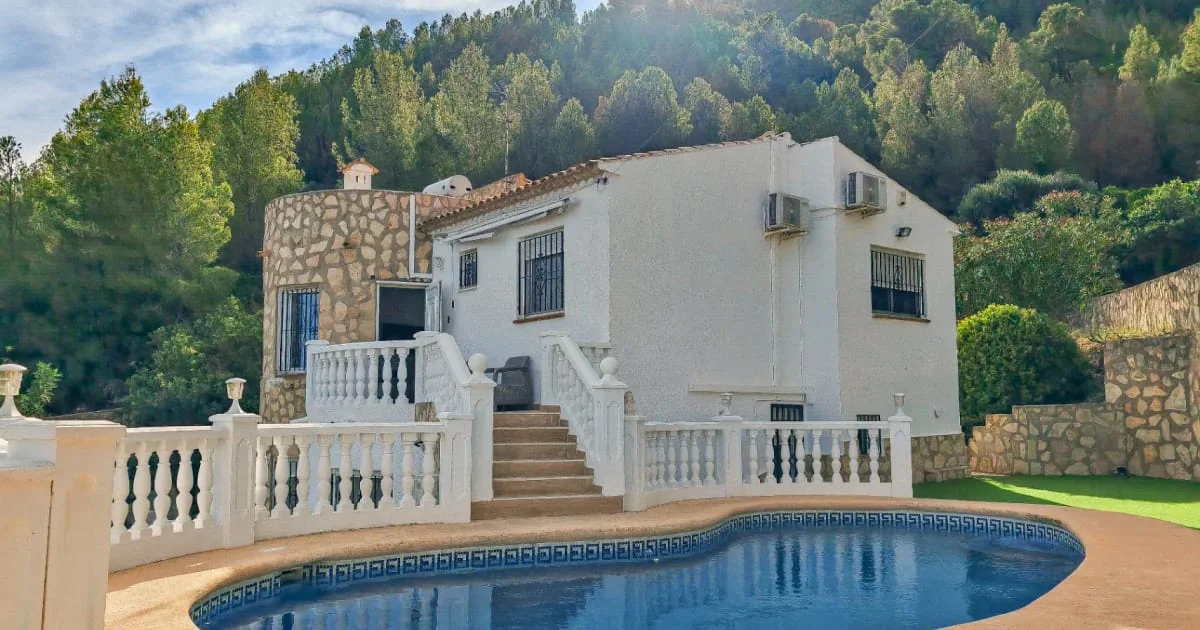 Sea-view villa in Denia, four bedrooms