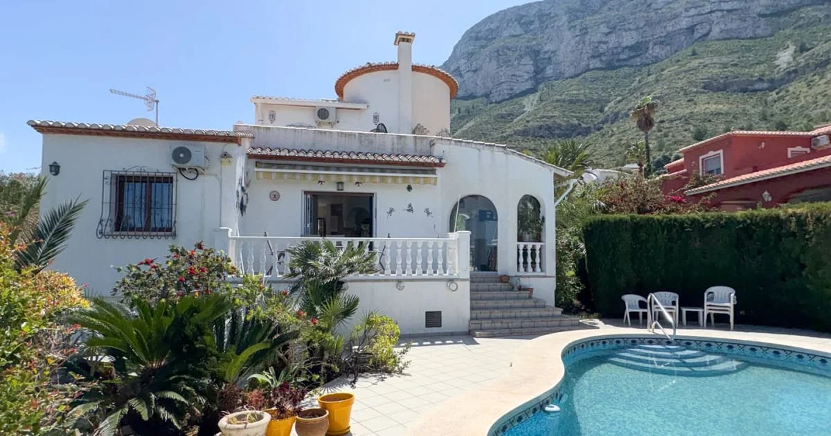 Sea-view villa in Montgó, 3 bedrooms