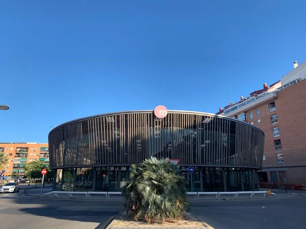 Local comercial de 245 m² junto al metro