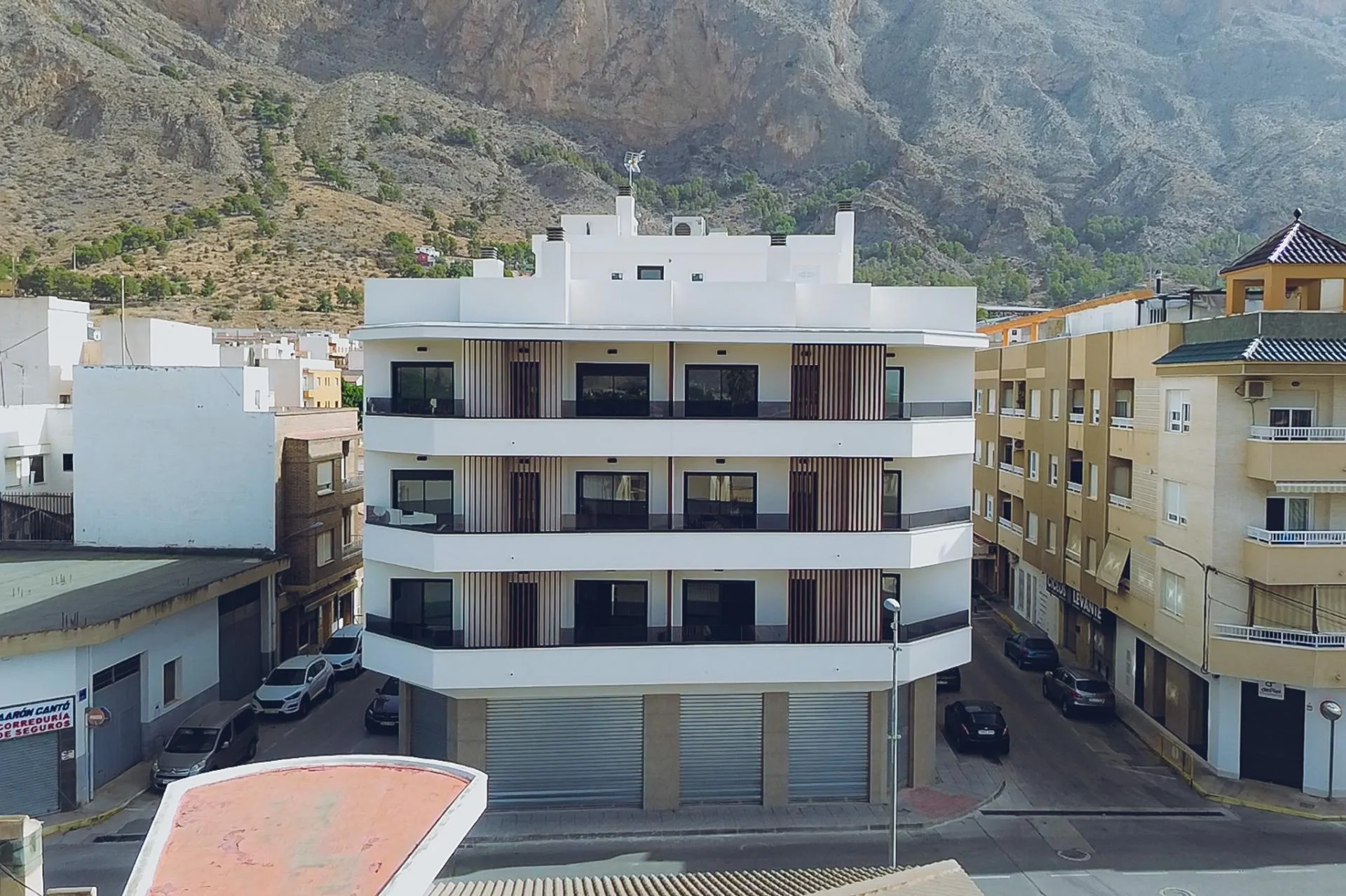 Apartamento nuevo de tres dormitorios en Redován