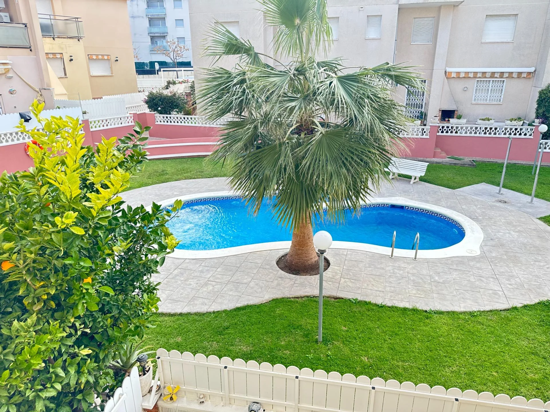 Apartamento de dos dormitorios con piscina comunitaria