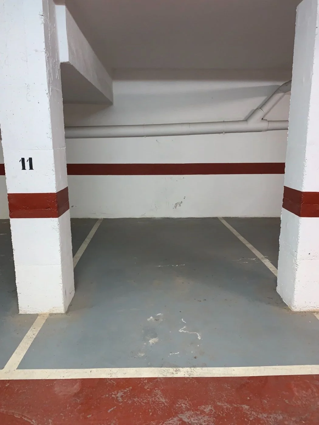 Garaje costero cerca de playa y puerto