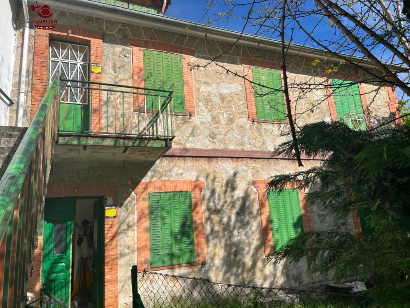 Complejo de chalets para reformar, 10 habitaciones