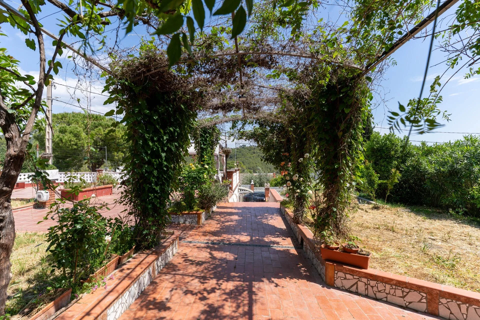 Casa reformada en Olesa con piscina privada