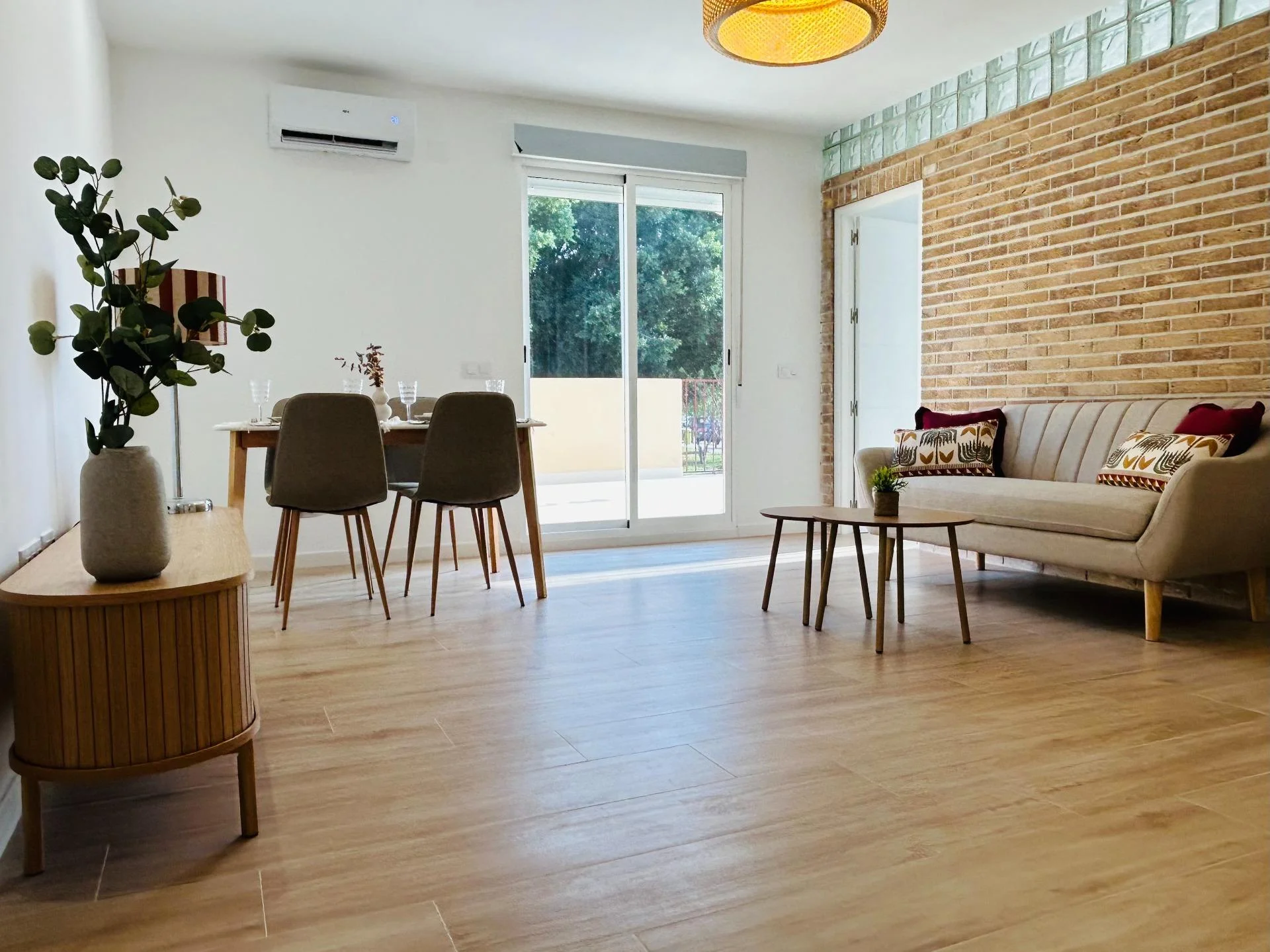 Ground-floor apartment with 72m² terrace