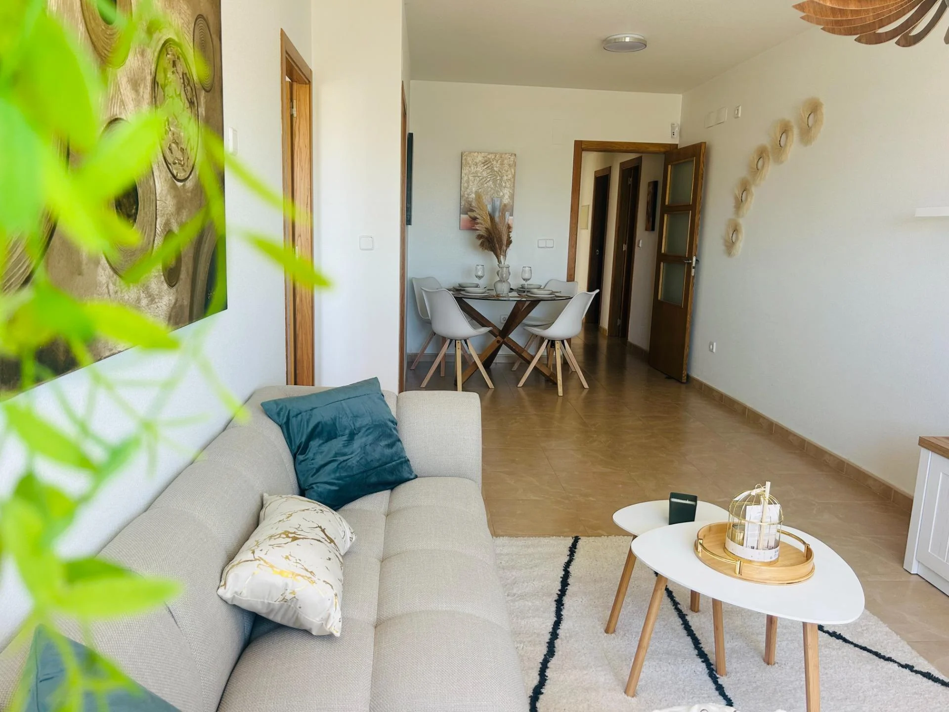 Furnished three-bedroom apartment with lift