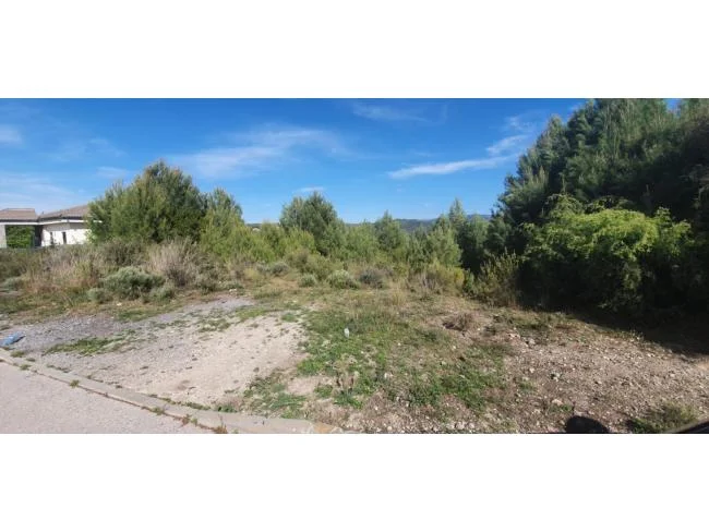 Parcela llana edificable de 800 m² en River Park