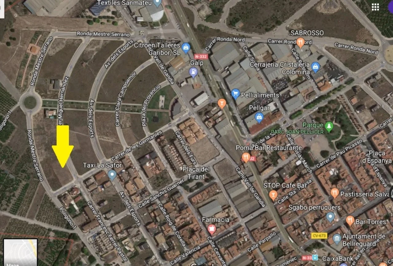 Parcela edificable de 1.227 m² en Bellreguard