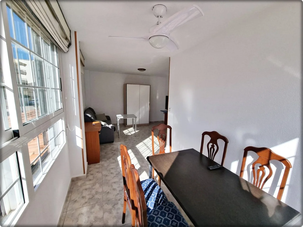 Apartamento cerca de la playa con tres dormitorios