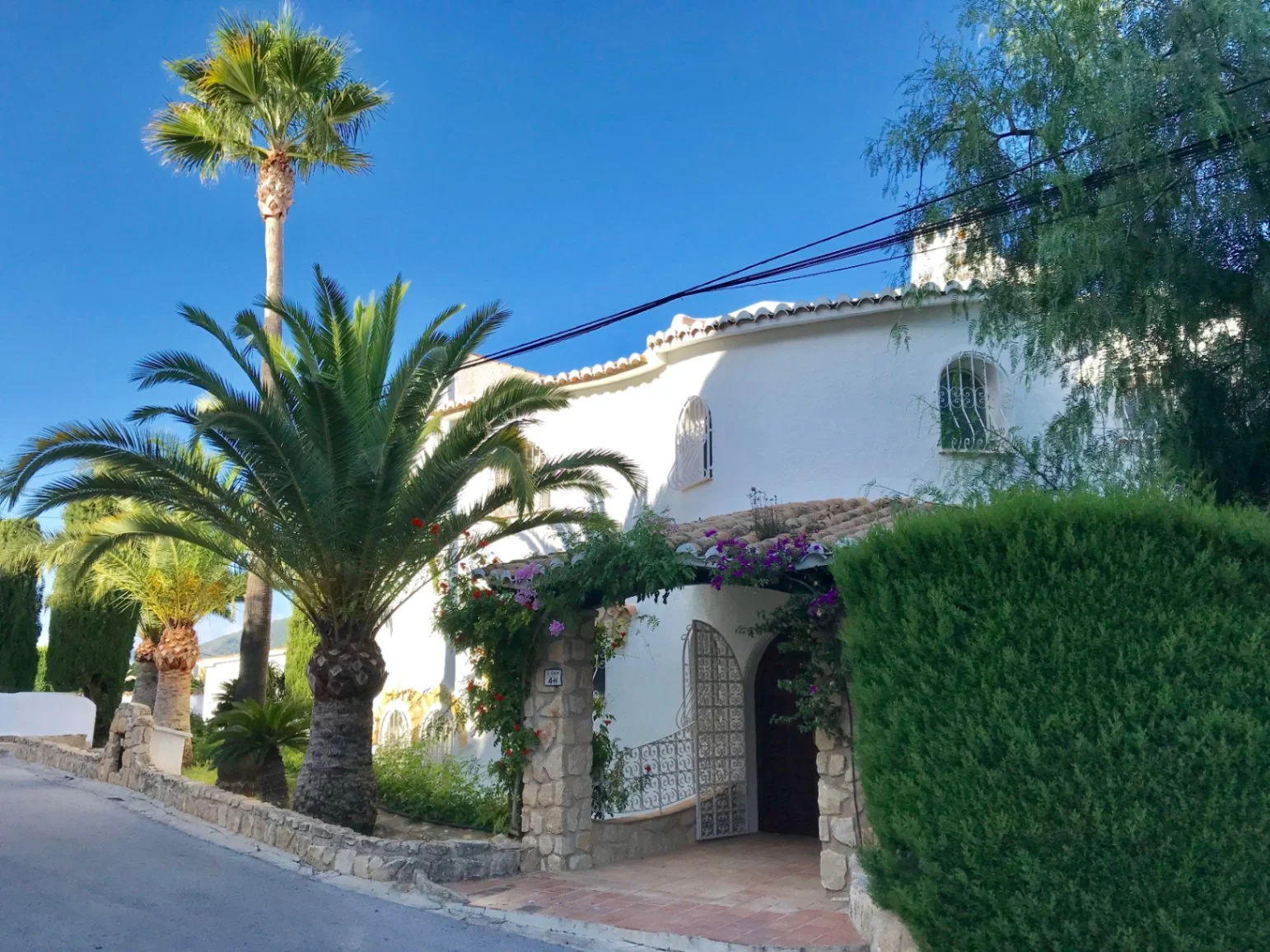 Villa de 8 dormitorios con piscina en Calpe, dos apartamentos