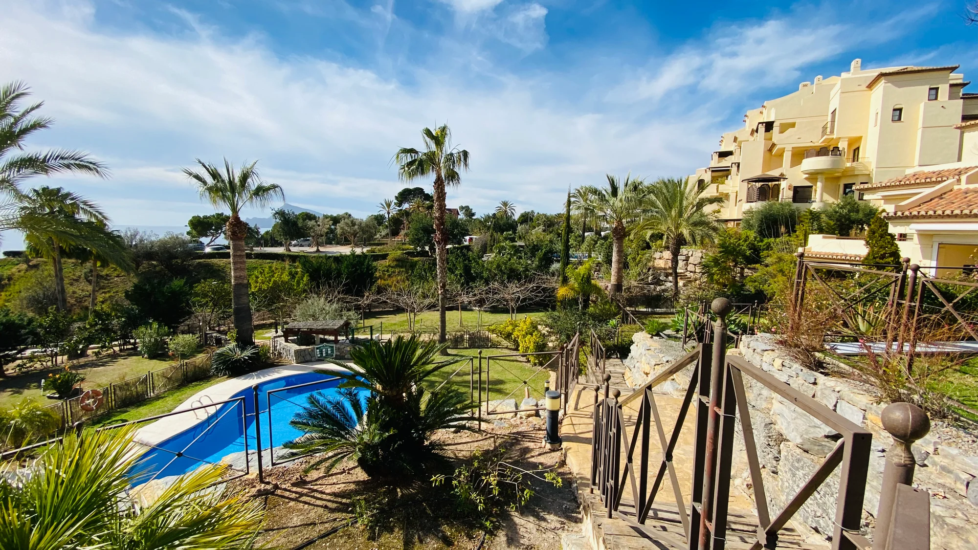Apartamento reformado en urbanización de primera línea en Altea