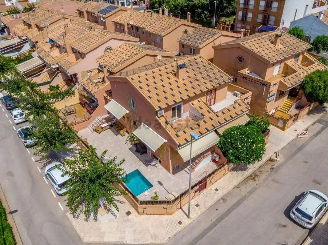 Townhouse in Torre de la Horadada, 3 bedrooms, private pool