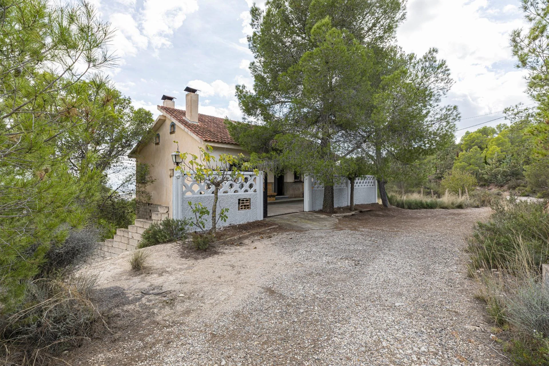 Chalet cuidado con parcela de 1.000 m²