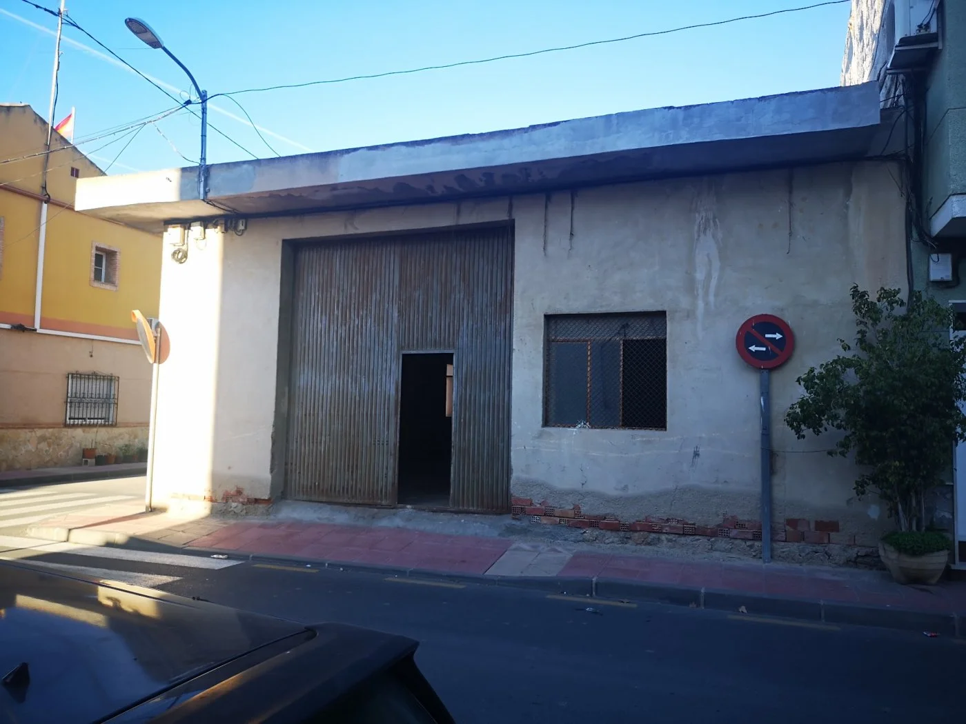 Local para reformar con potencial edificable