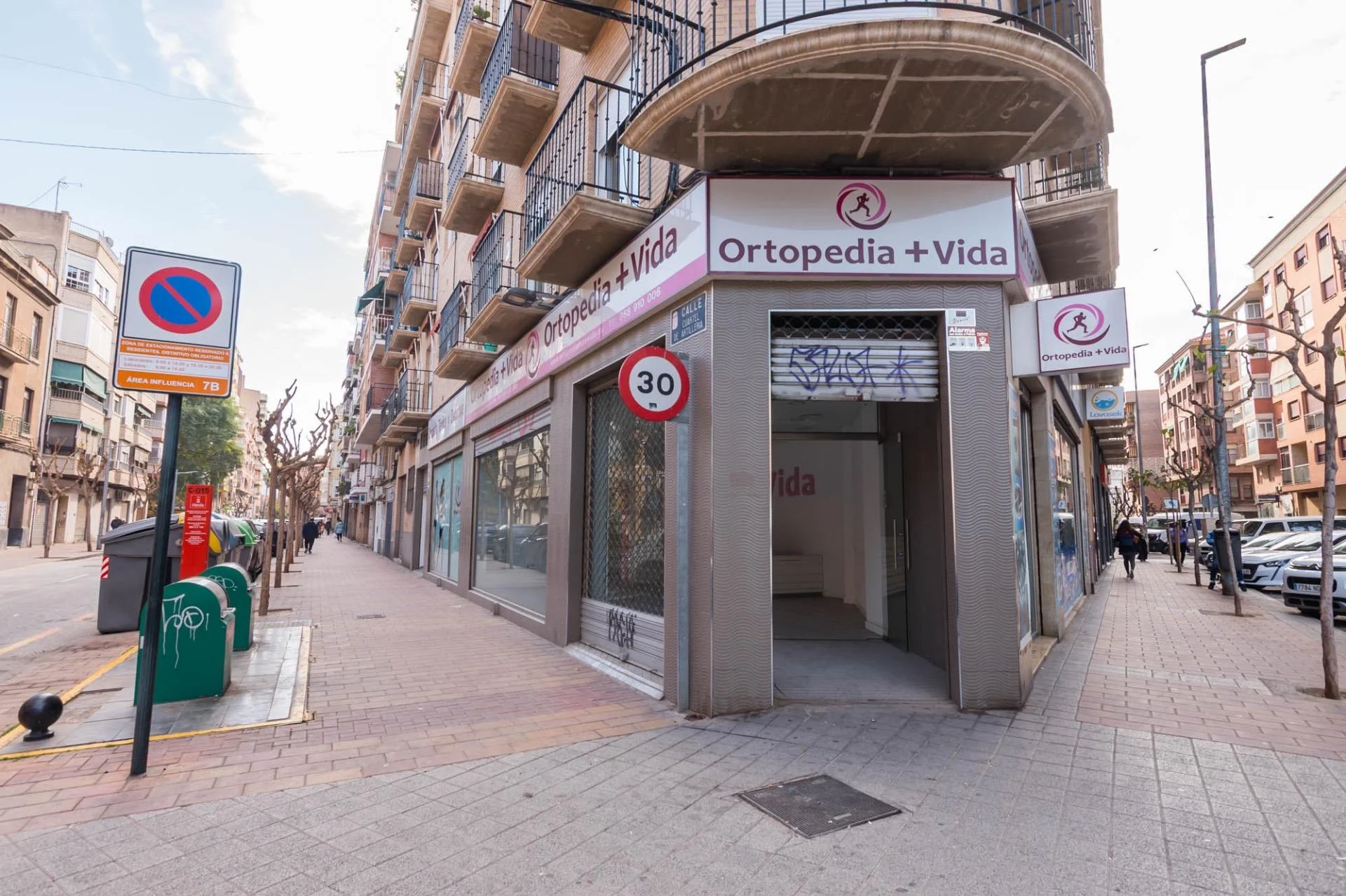 Local comercial en esquina, 145 m², Carmen