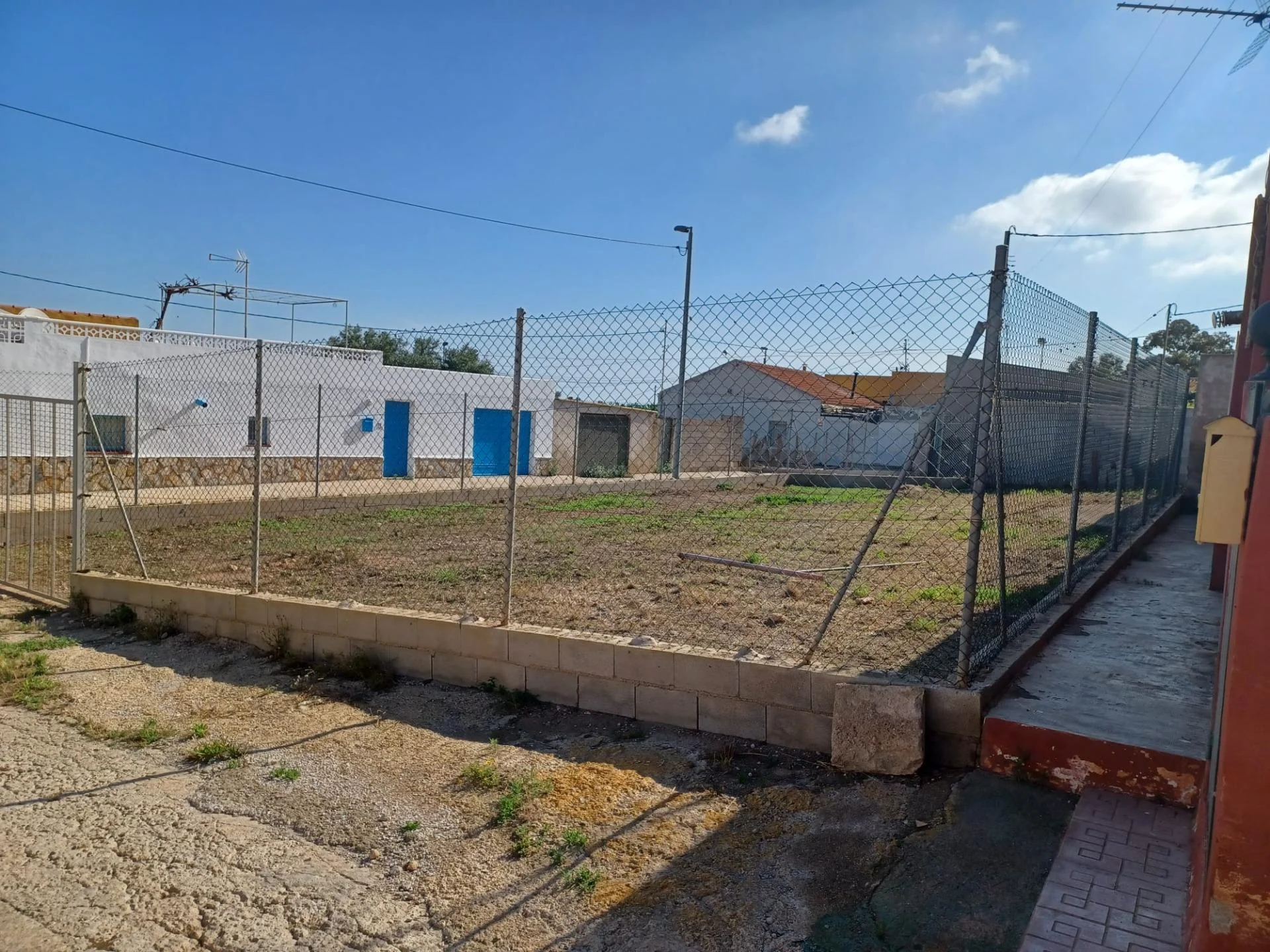Developable Los Belones plot with garage