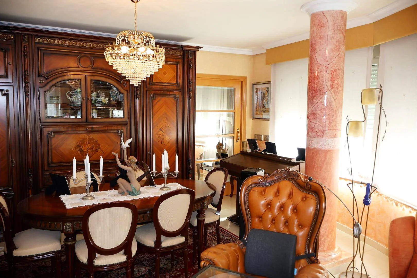 Luxury central flat with six bedrooms