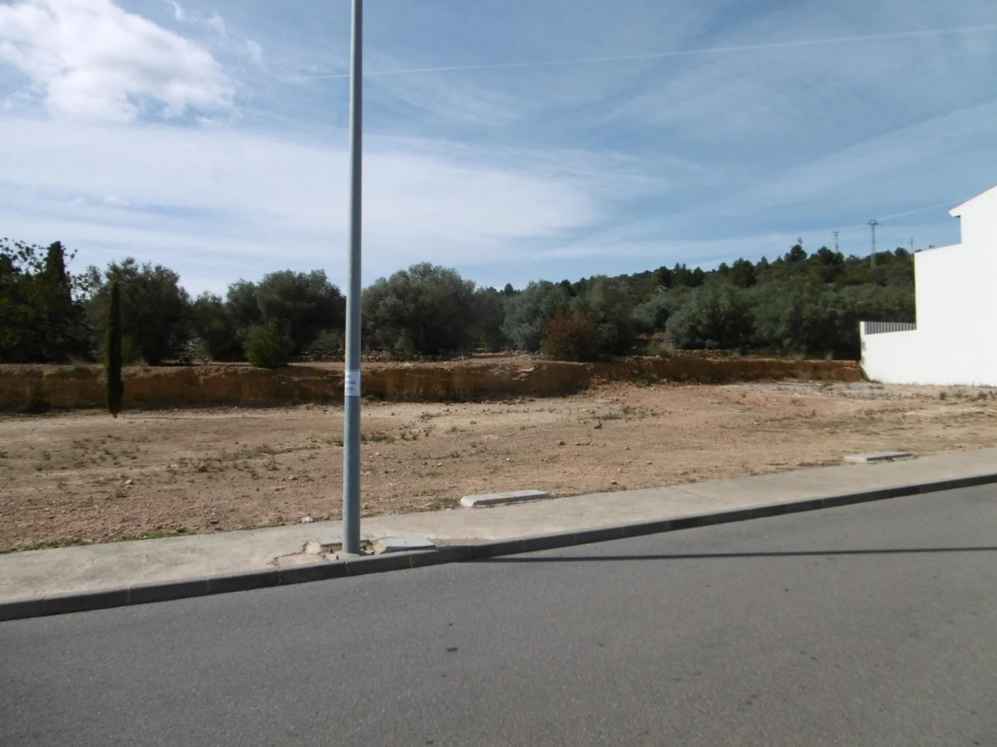 Urban plot near Vall d’Alba institute