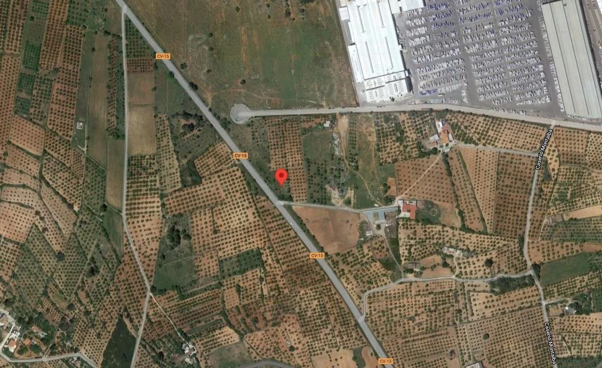 Rural recreational plot with road access