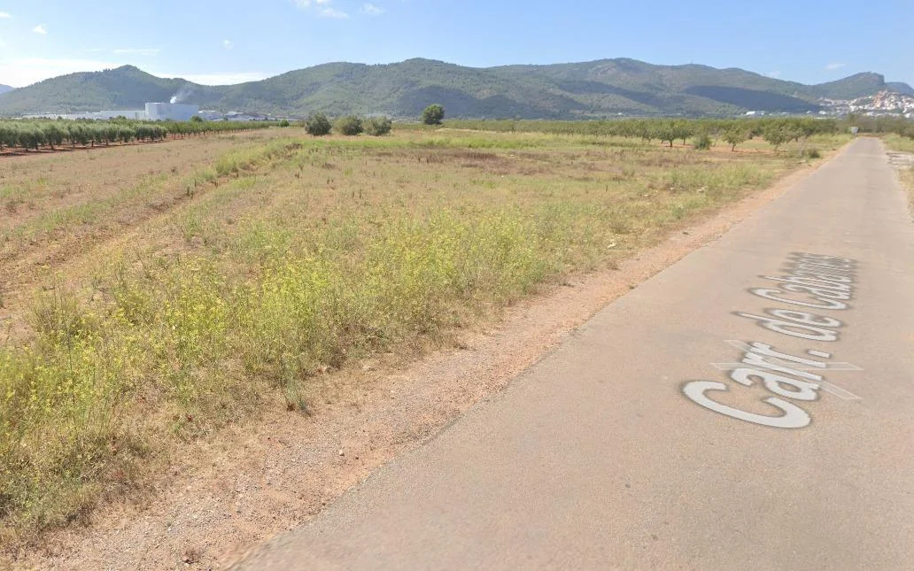 Flat rural plot near Villafames