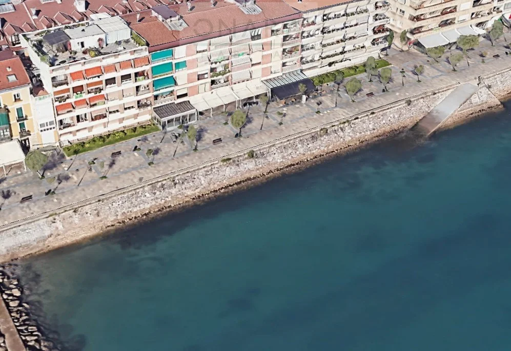 Hospitality premises on Paseo Butron, Hondarribia, sea views