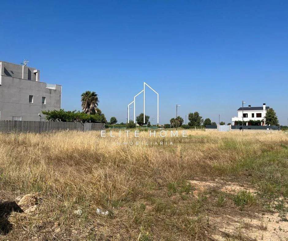 Urban plot near Almazora beach