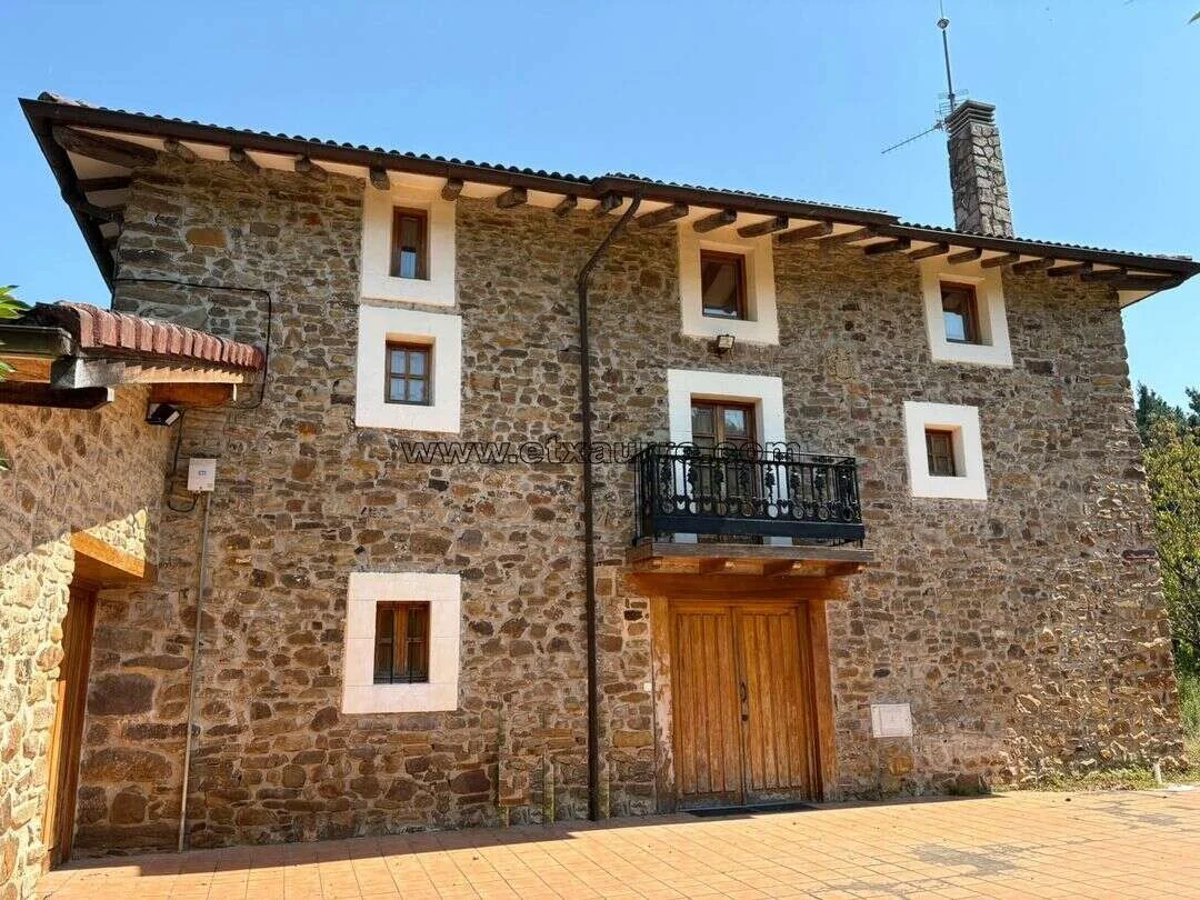Caserío reformado en Llodio, 5 habitaciones
