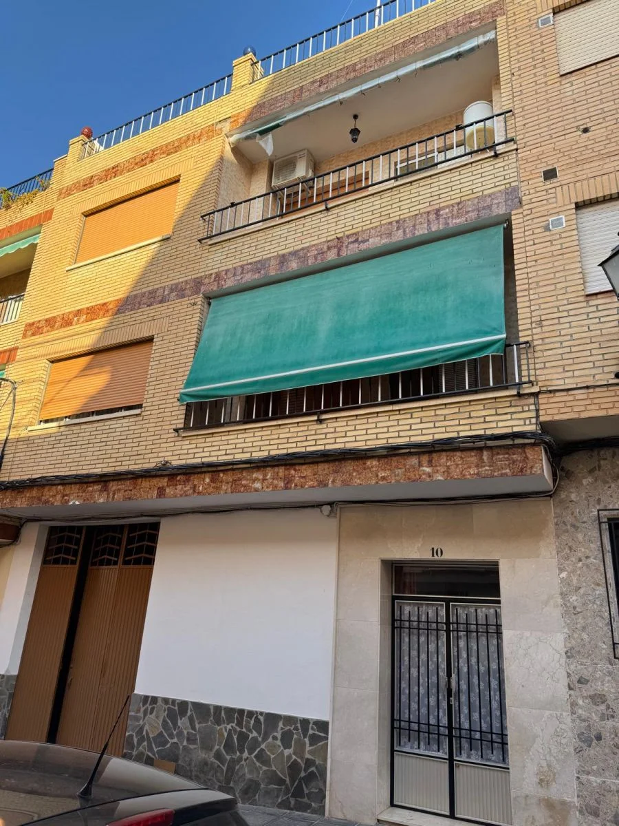 Casa urbana con seis dormitorios