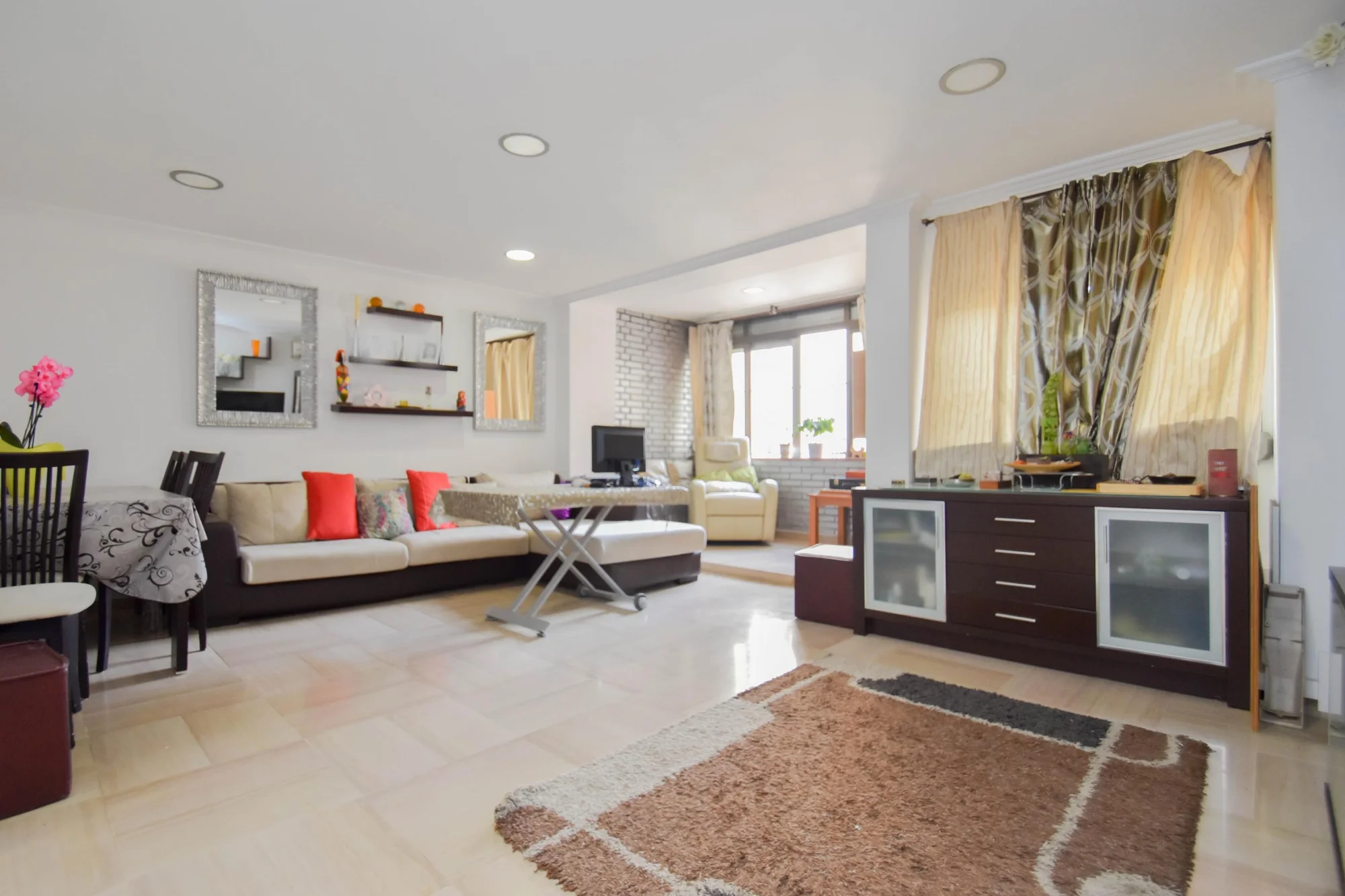 Renovated Recogidas flat, 3 bedrooms