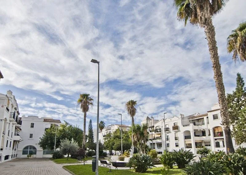 Piso costero en Motril con piscina