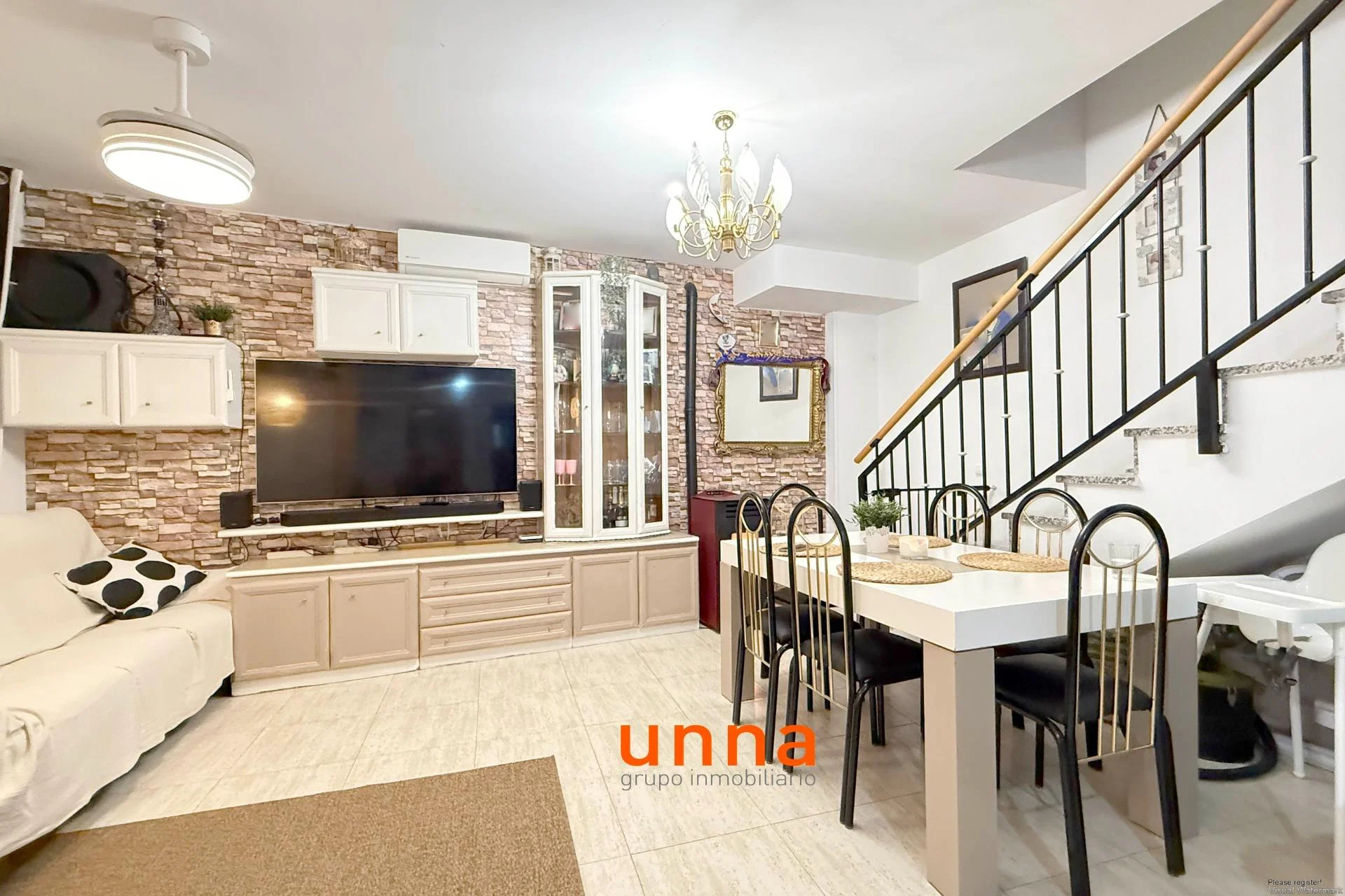 Dúplex de tres dormitorios con piscina comunitaria