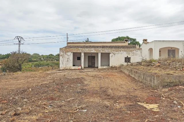 Casa de campo con parcela de 863 m² en Gata de Gorgos