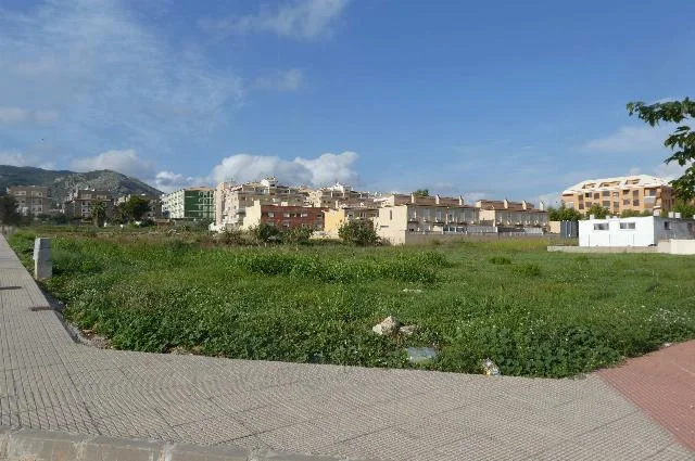 Parcela urbana en Pedreguer, 1.824 m2