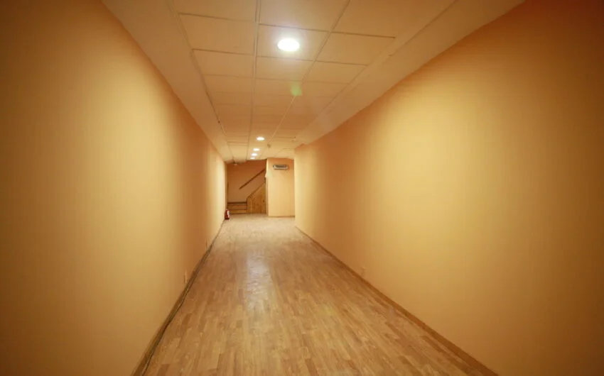 Renovated commercial unit near school
