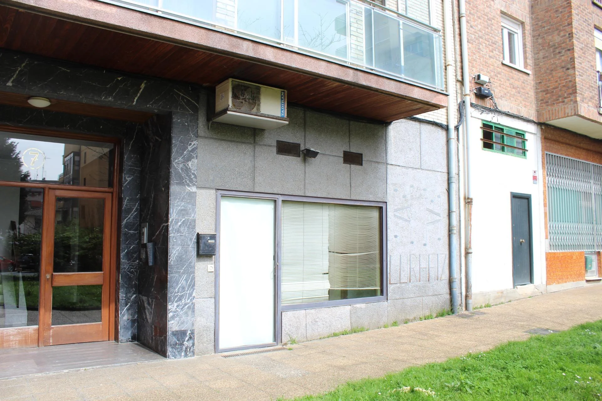 Local comercial de 50 m² en Arbes