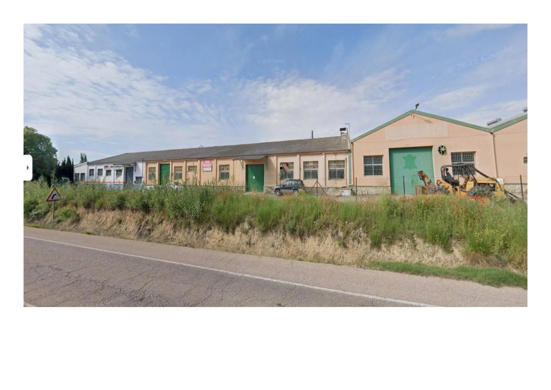 Industrial warehouse complex in Requena, 4,370 m² built