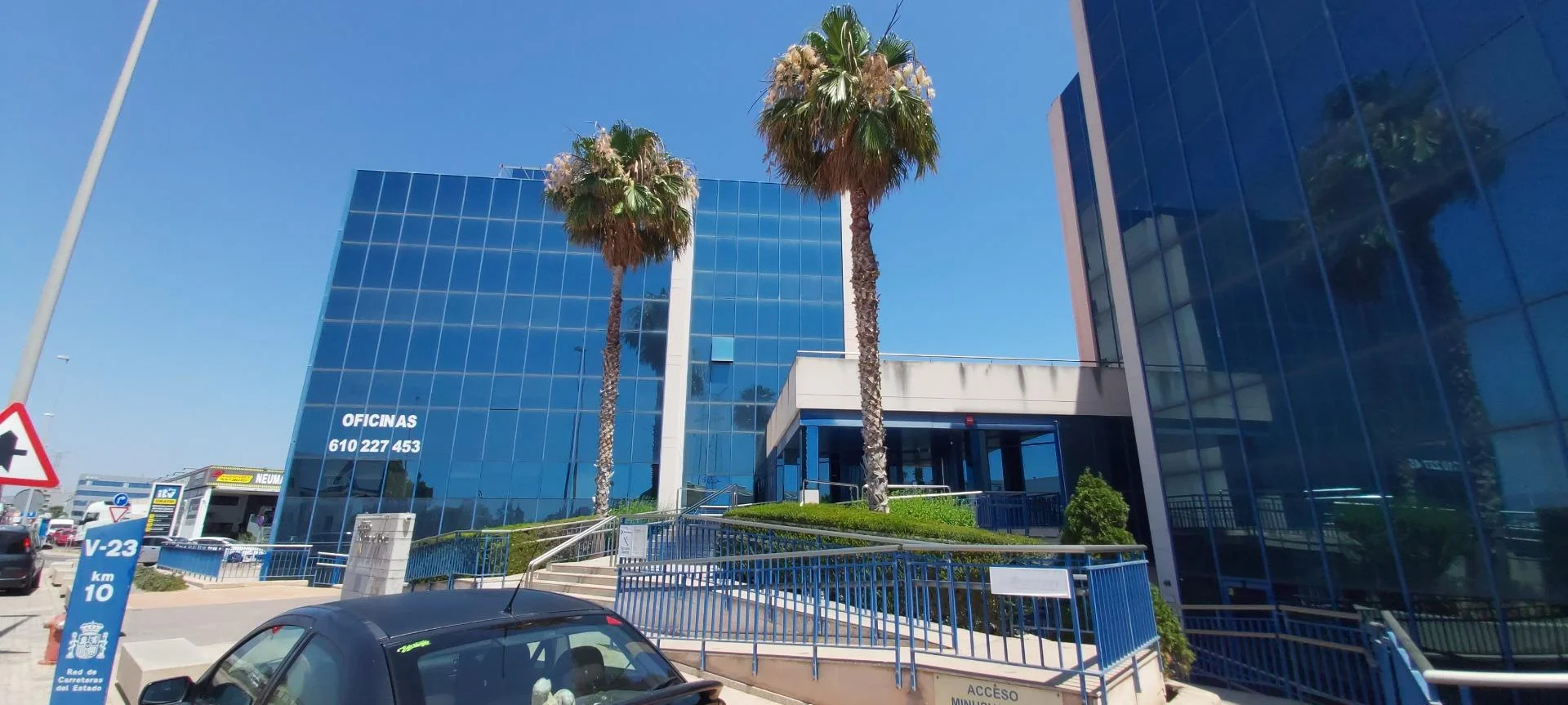 Oficina en centro de negocios en Sagunto con 2 plazas de garaje