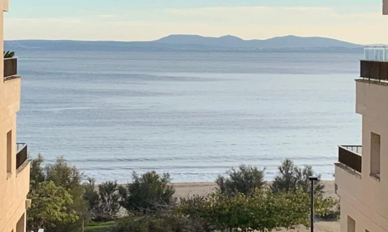 Apartamento con vistas al mar cerca de la playa de Roses