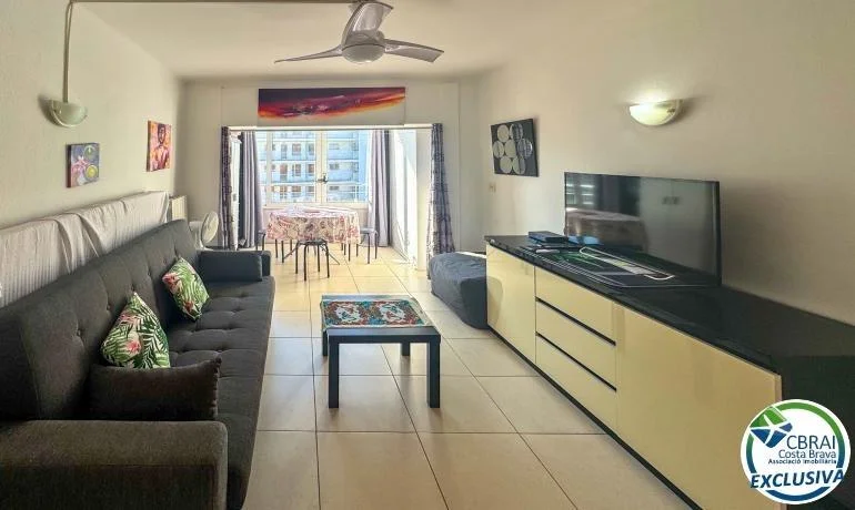 Estudio renovado junto al mar en Salatar