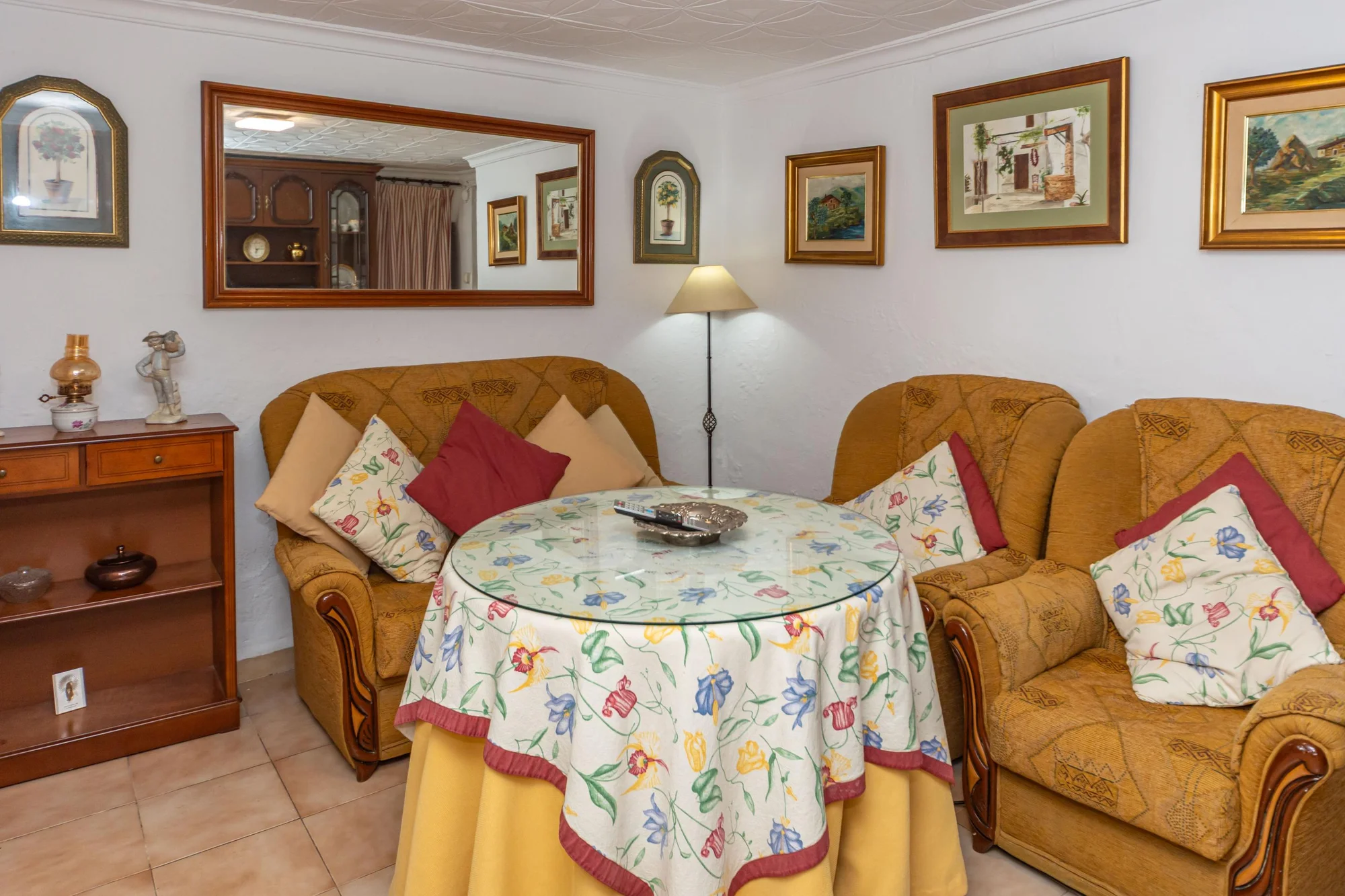 Central La Peza townhouse, 4 bedrooms