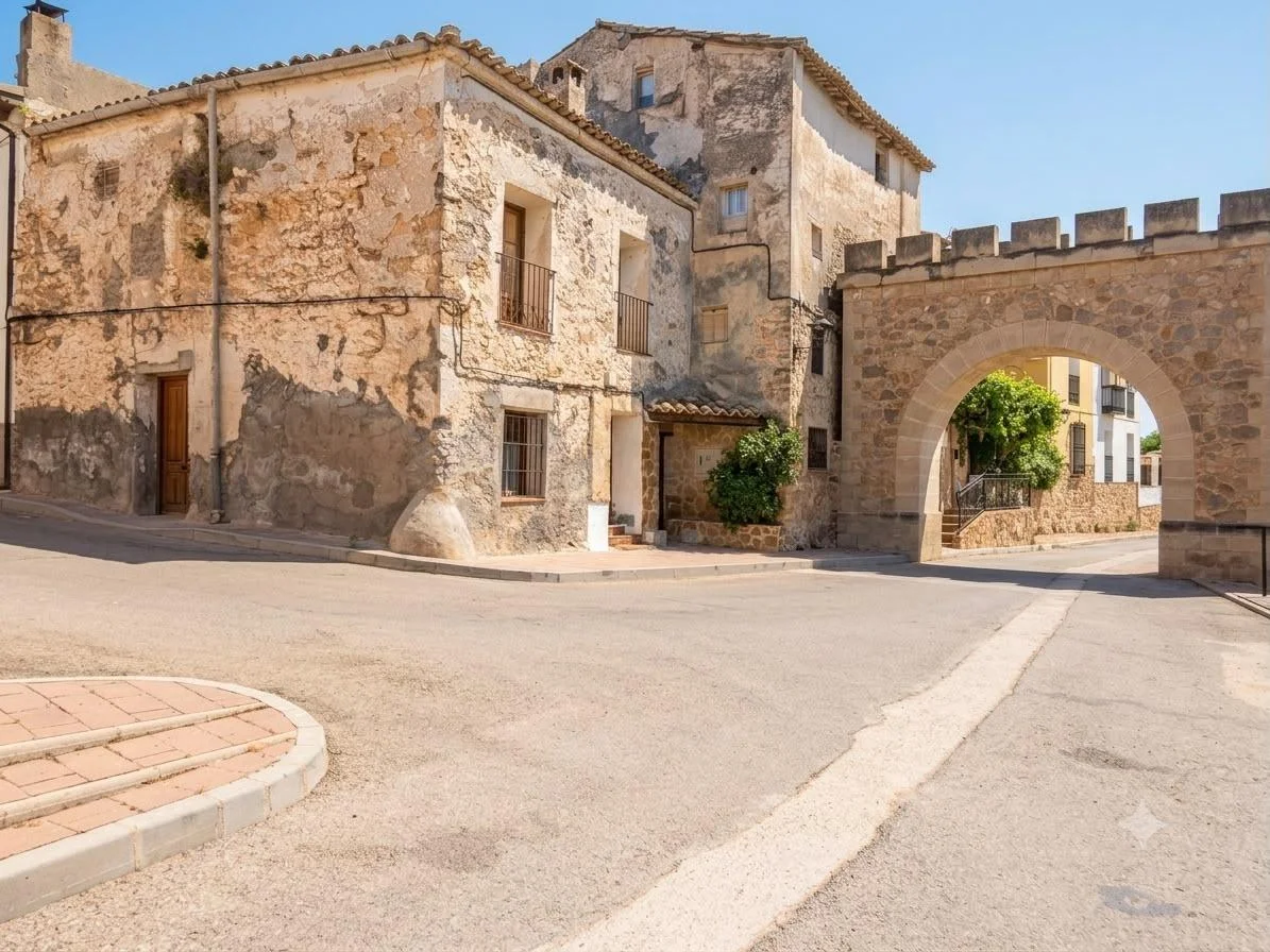 Casa de pueblo de piedra, tres dormitorios, Buendía