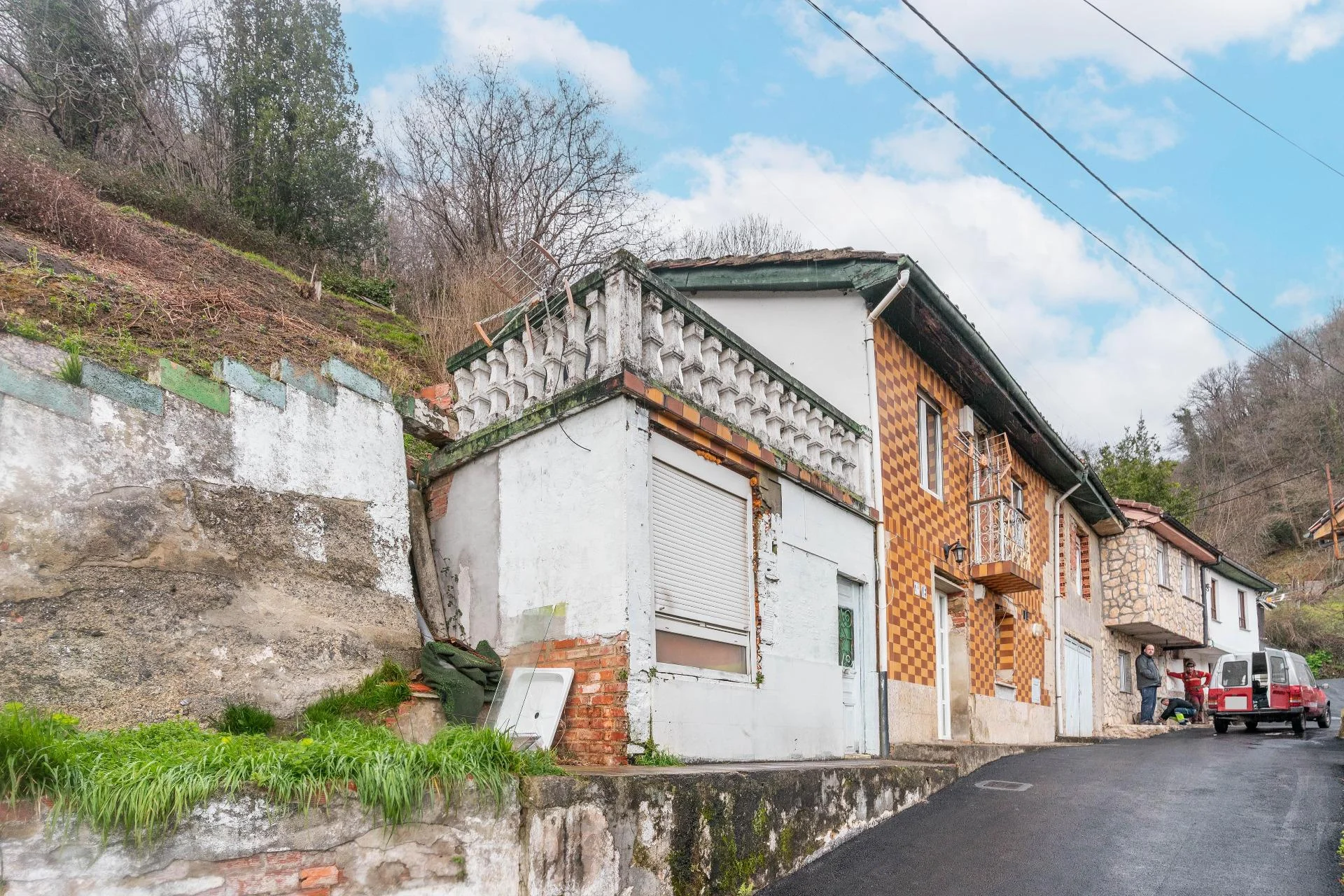 Reformable village house near Mieres