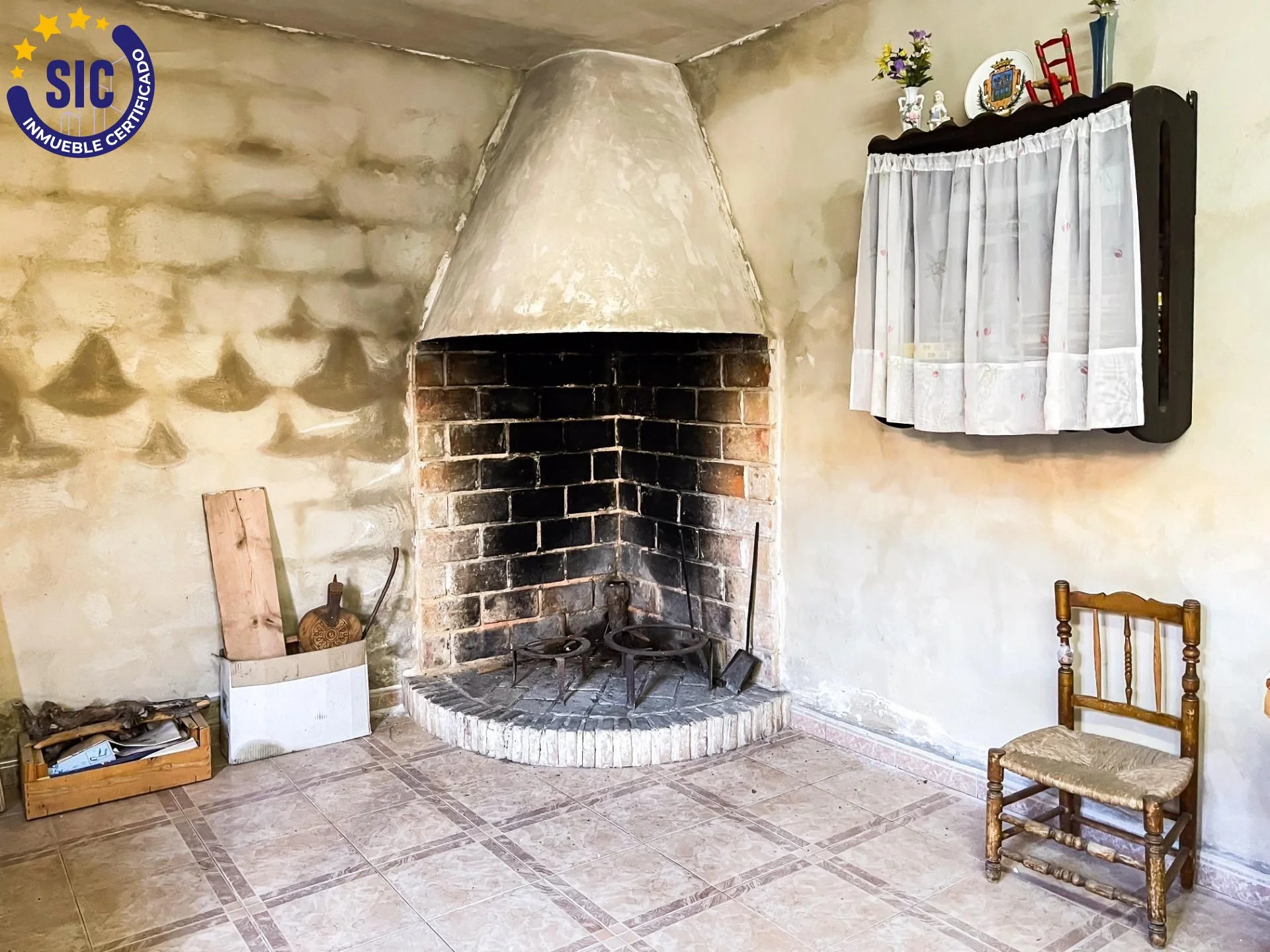 Reformable house in Caudete, 2 floors