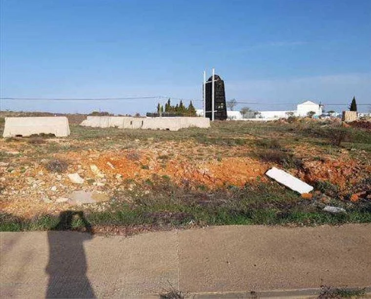 Urban plot with industrial buildability
