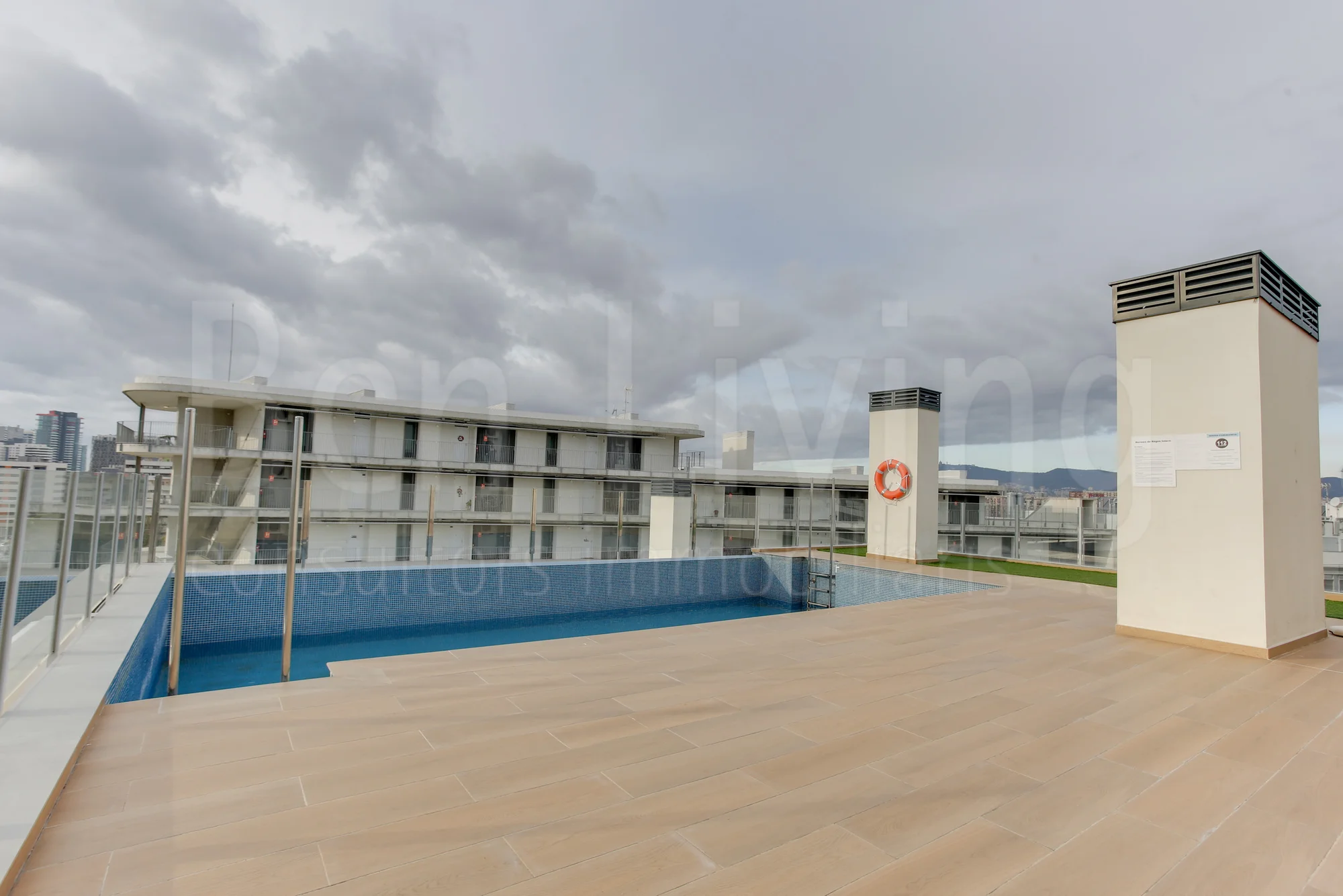 New-build Sant Adrià flat, 3 bedrooms