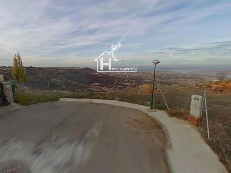 Land plot with expansive views