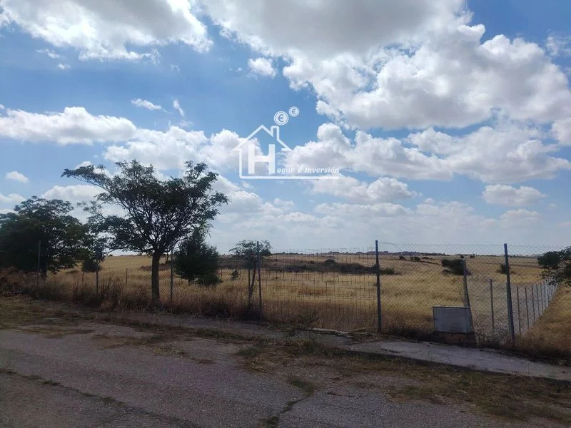 Large Trijueque plot near Madrid