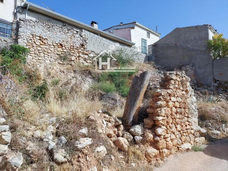 Urban plot near Fuentelviejo church