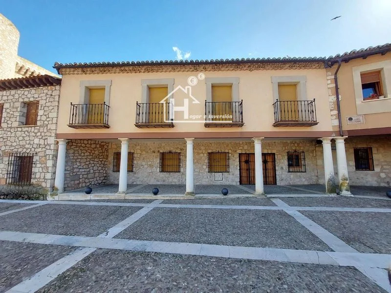 Customizable building in Torija, 406 m²