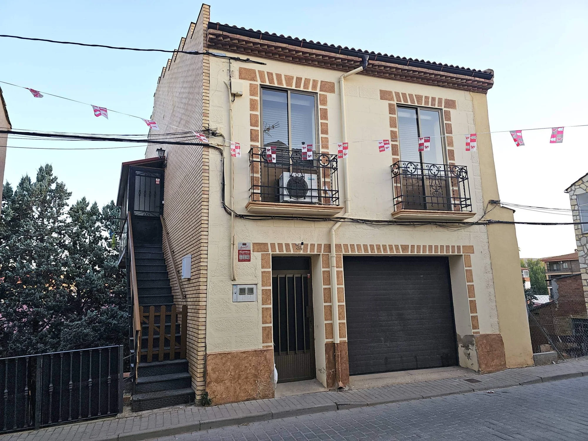 Reformed four-bedroom house in Arcos